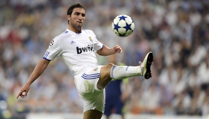 开云官方-北马其顿国家队备战全力以赴，欧锦赛前景一片光明，北马其顿欧预赛