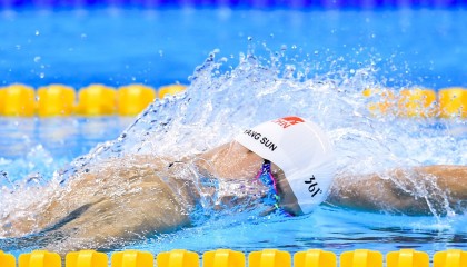 开云在线-上海海港新援首秀表现抢眼，上海海港官宣